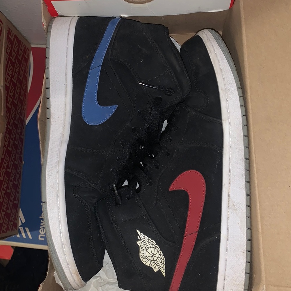 Jordan Mid 1